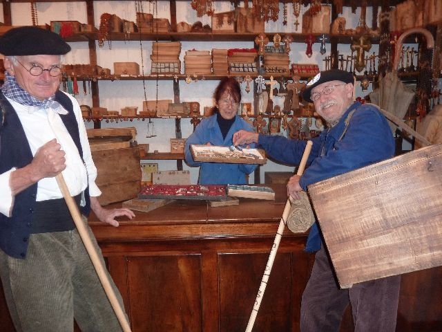 Les colporteurs au salon des cartophiles