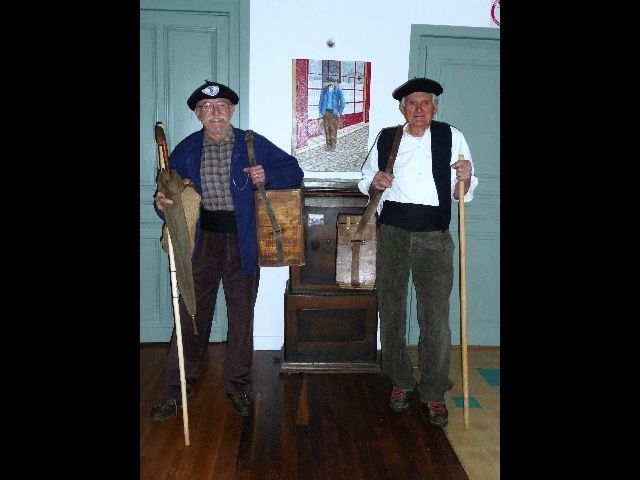 Les colporteurs au salon des cartophiles